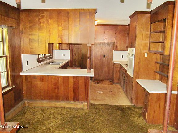 5th image of 309 E Kornegay Street