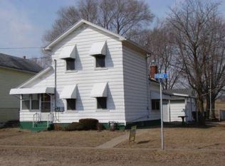 510 4th St, East Dubuque, IL 61025