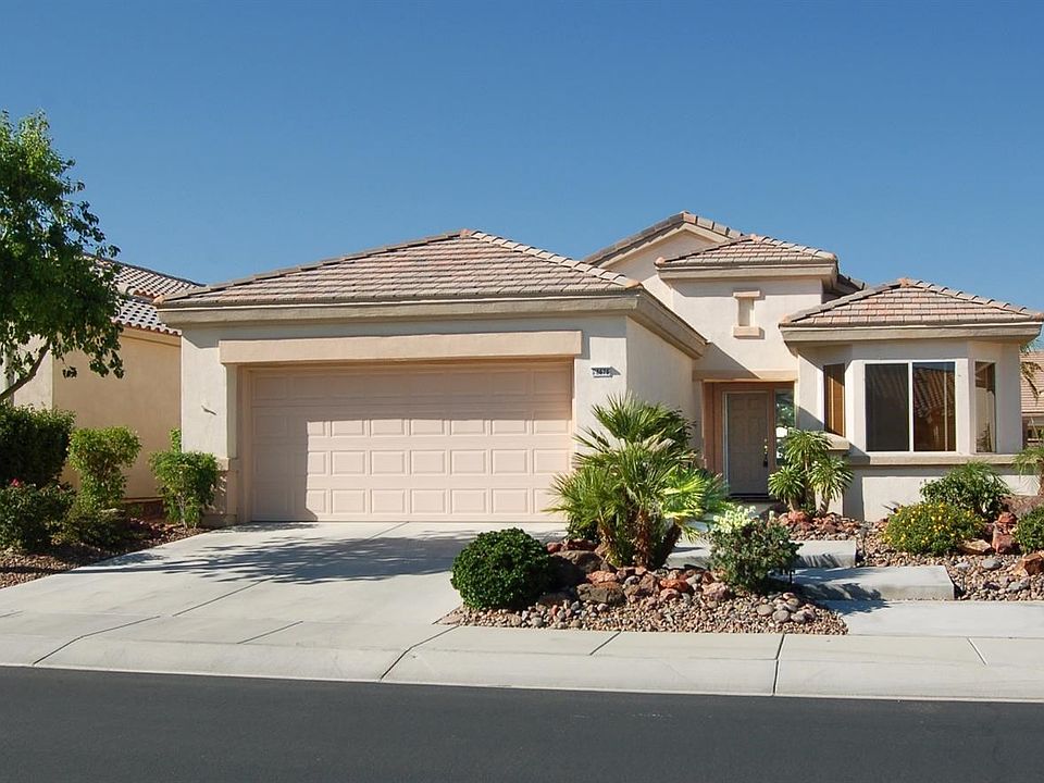 1st image of 78676 Stansbury Ct