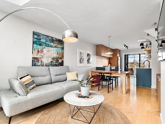 3rd image of 566 Rue Bourguignon