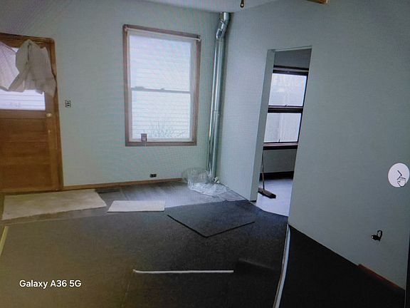 3rd image of 3431 Sackett Ave Unit 2