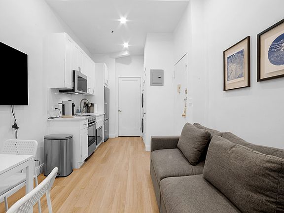 4th image of 326 E 84th St APT 1B