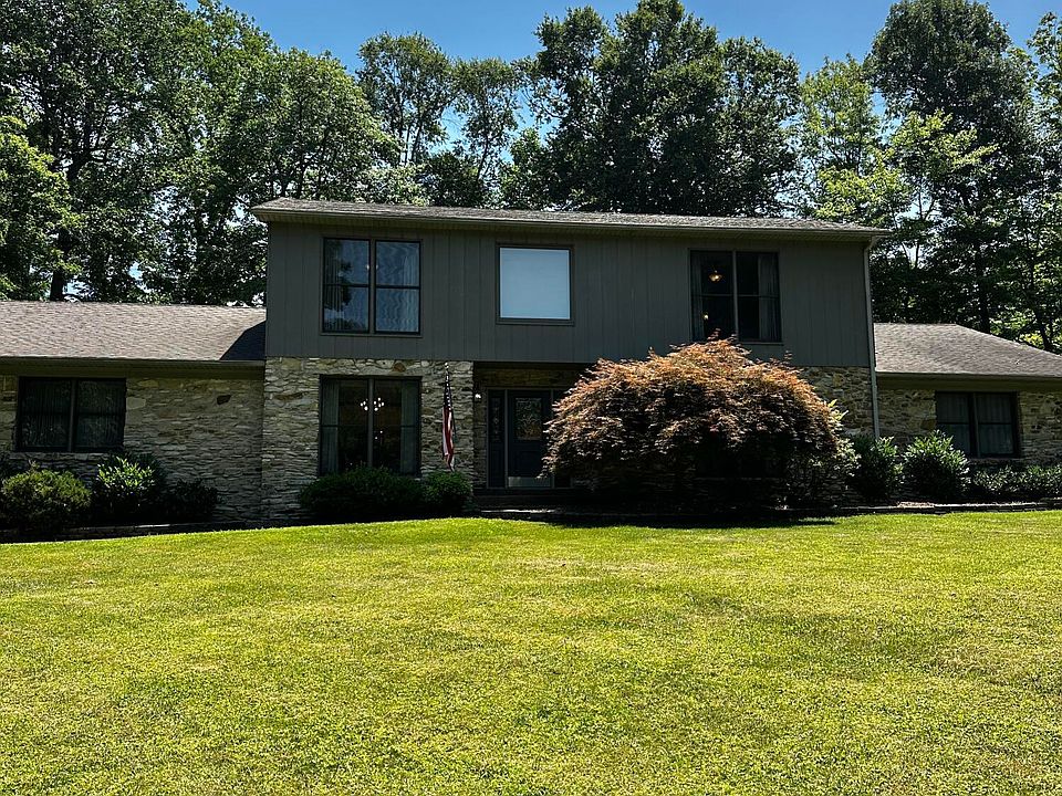 1st image of 627 Maple Dr