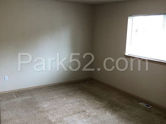 5th image of 15504 87th Ave E #0