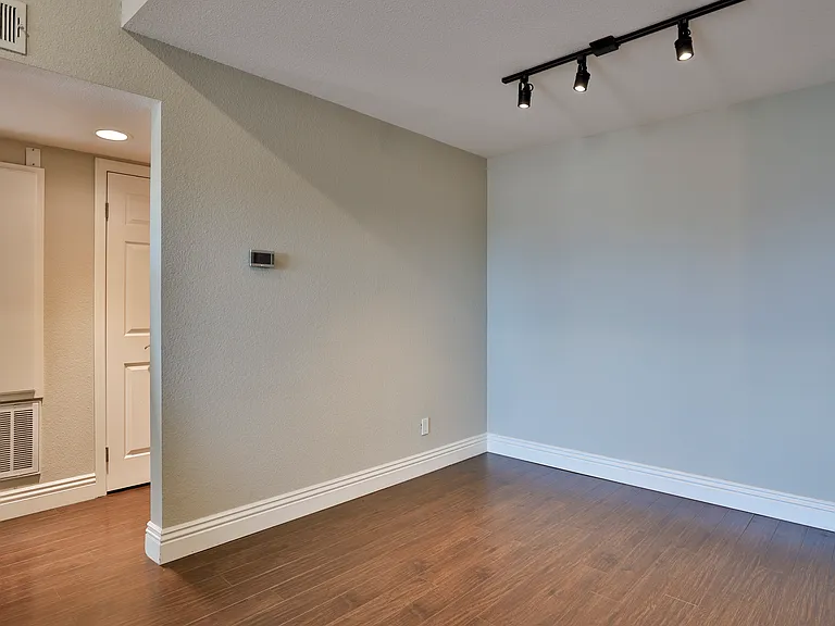 2320 Del Mar Way #305 — Photo 9