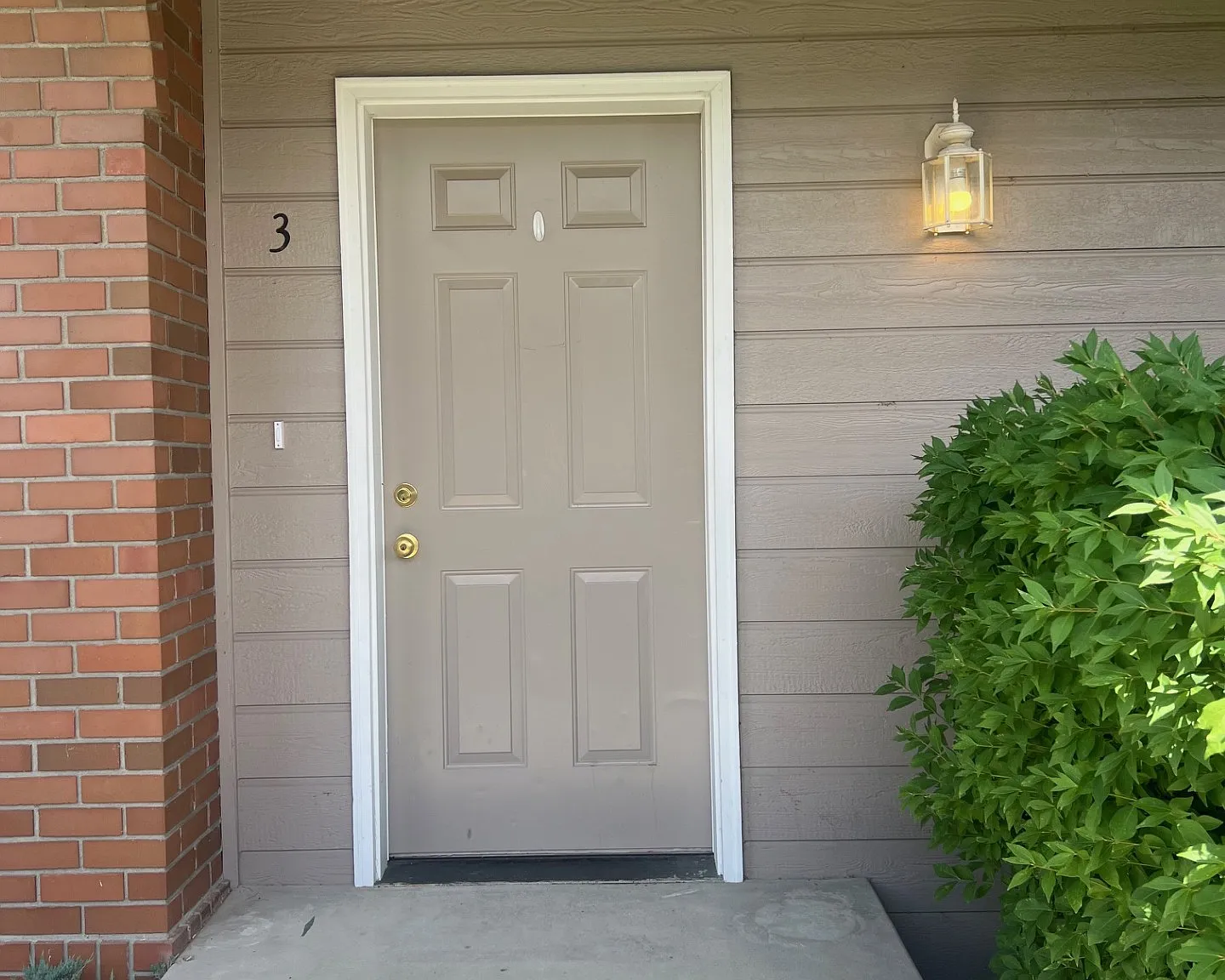 3 bed, 1.5 bath, 1154 sqft, $1,500 — Photo 1
