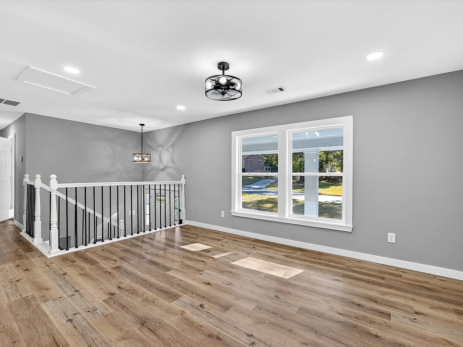 4 bed, 1978 sqft, $2,800 — Photo 3