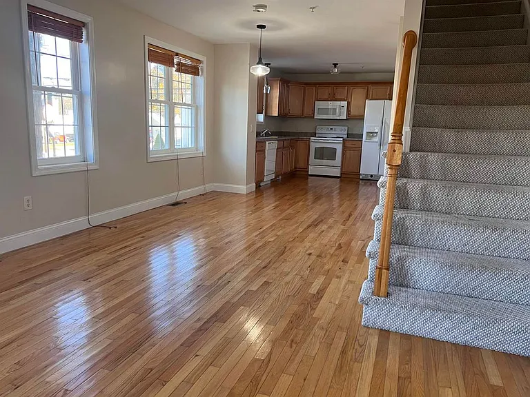 20 Portsmouth Ave #D — Photo 11