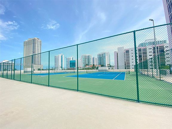 4th image of 16919 N Bay Rd APT 902