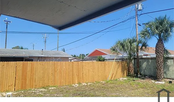 1860 N Seacrest Blvd #B — Photo 16