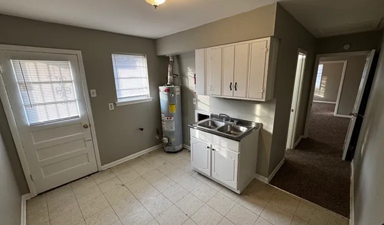 832 Whitford Pl — Photo 9