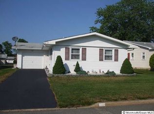 33 Dekker Ct, Brick, NJ 08724