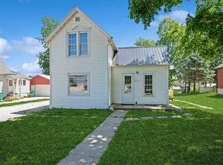 321 3rd St S, Coggon, IA 52218