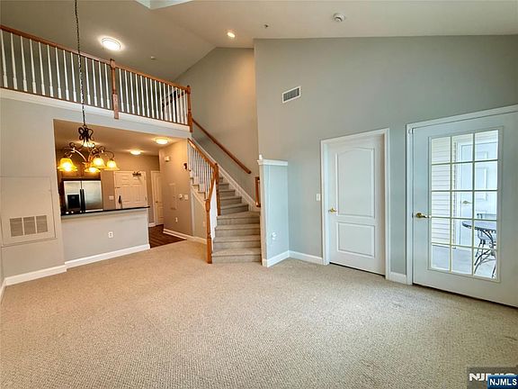 4th image of 1420 Wharton Ct