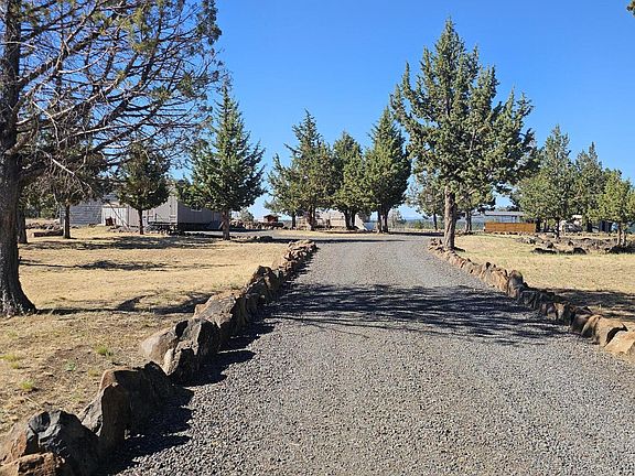 3rd image of 13729 SW Airfield Ln