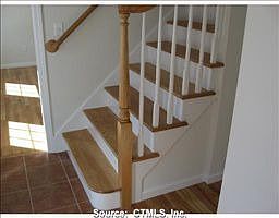 5th image of 211 Sunnyfield Dr