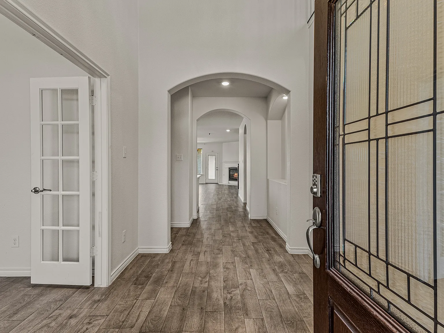 4 bed, 3.5 bath, 2726 sqft, $2,900 — Photo 3