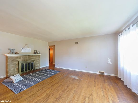 3rd image of 417 N Dryden Pl