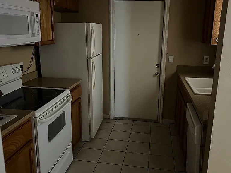 11213 Willowood Creek Dr #B — Photo 6