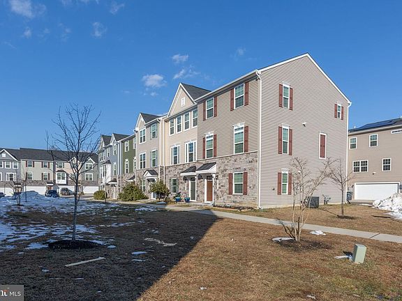 2nd image of 2721 Wheatland Sta