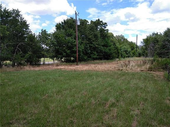 4th image of 119 Fm 833 E