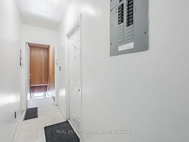 2438 Danforth Ave — Photo 2