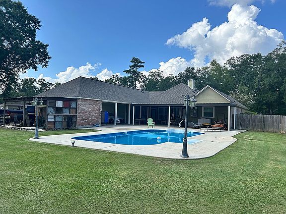 3rd image of 18248 Magnolia Bend Rd