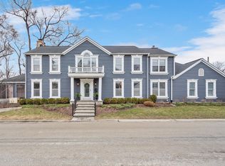 202 Pine Tree Ln, La Grange Park, IL 60526