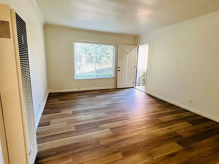 4040 Palmwood — Photo 3