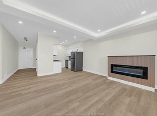 3177 Riverside Dr E #305, Windsor, ON N8Y 1A5