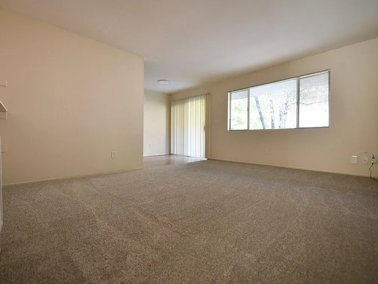 2537 Regent St — Photo 4