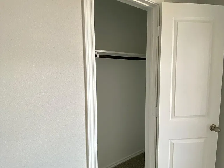 Bedroom 4 Closet