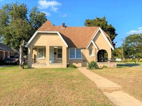 2303 NW 17th St, Oklahoma City, OK