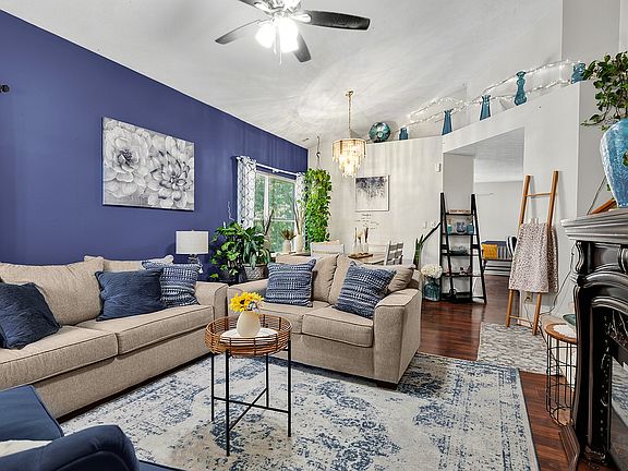 4th image of 7404 Bluebird Ct