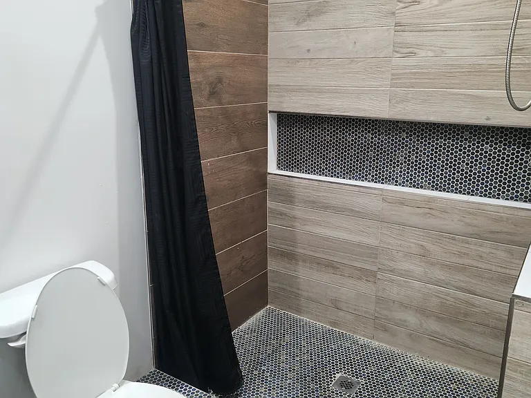 5239 Huntington Dr N — Photo 16