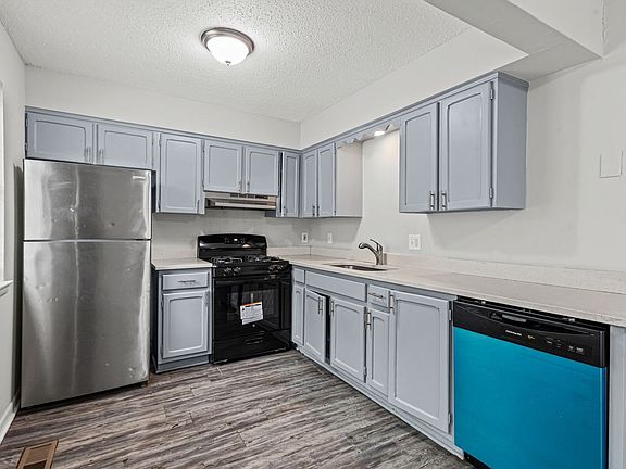 2nd image of 2410-2496 N 38th St #2442