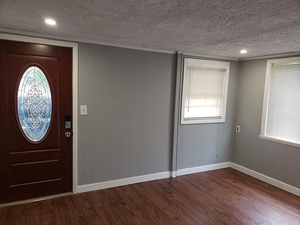 1st image of 11 Morton Sq Floor 1