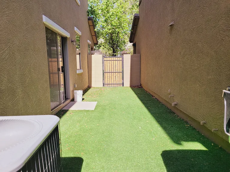 3816 E Trigger Way — Photo 2
