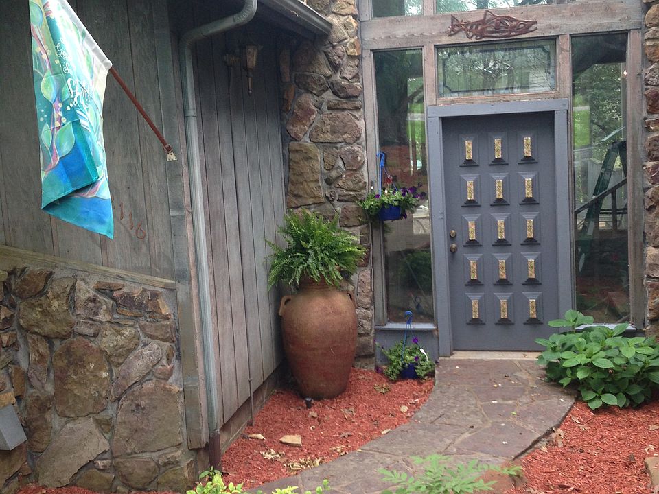 1st image of 2116 Skyline Dr