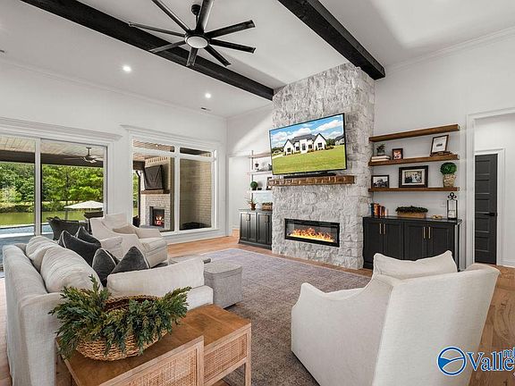 5th image of 75 Pebble Ln