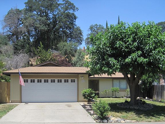2nd image of 2537 Pinnacles Dr