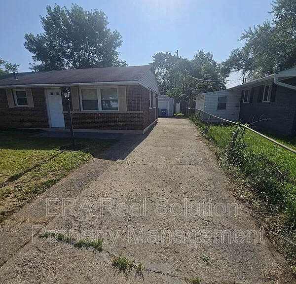 1290 Beechwood Rd — Photo 7