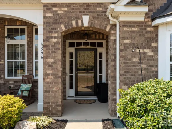 596 Rosemary Ln, Tega Cay, SC 29708