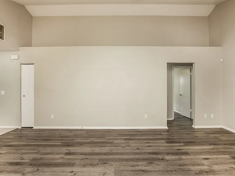 585 Conure St — Photo 4