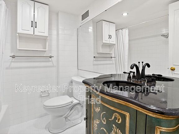 4th image of 1101 N Elm St Unit 104