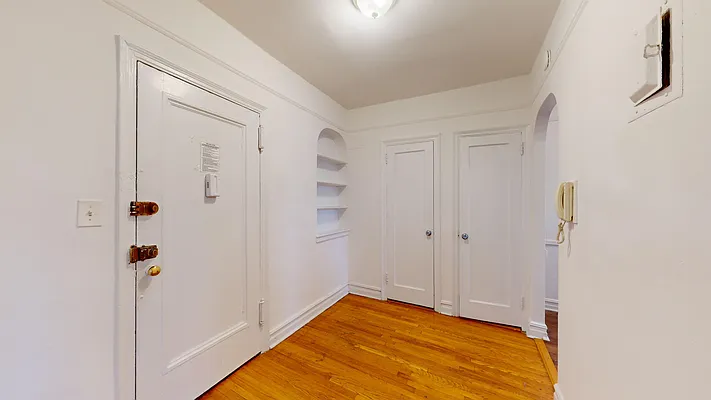 Rented by Bond New York | media 6