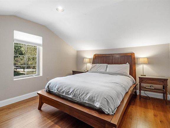 5th image of 9022 Lawn Ave