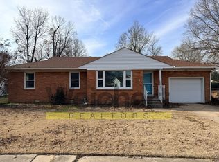 1932 Hillcrest Dr, Paragould, AR 72450