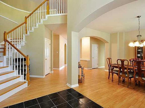 2nd image of 3502 Newland Pl