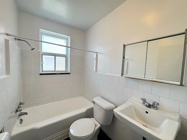8 E 36th St #34 — Photo 18
